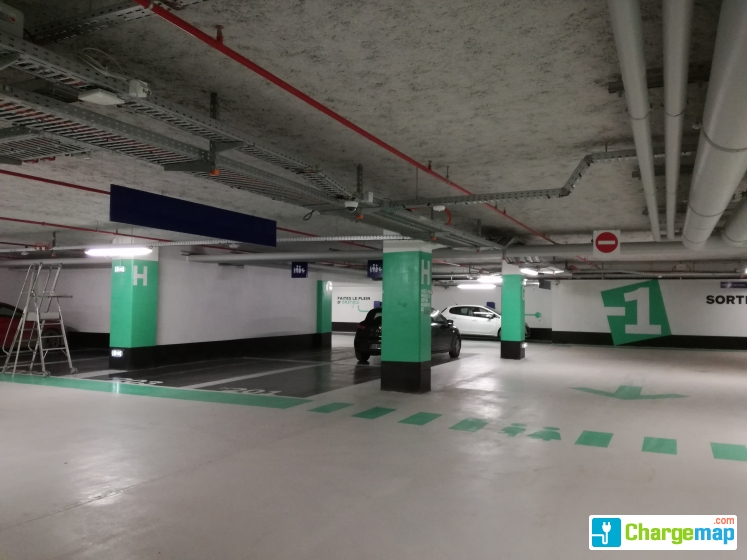 Parking MUSE Rue des Messageries Metz borne de charge à Metz