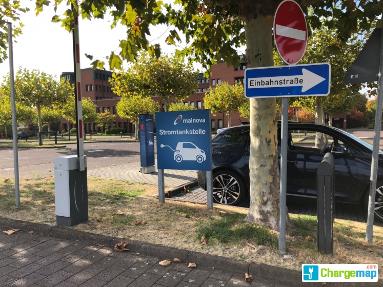 Kreishaus Hofheim Mainova Stromtankstelle Charging Station In