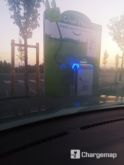 Lidl Avenue De L Homme A La Fenetre Chateauneuf Les Martigues Borne De Recharge A Chateauneuf Les Martigues