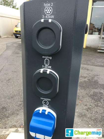 Recharge maxi sur ZOE Life R90 2019 Parking-ste-lafon_20874